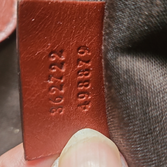 Authentic Gucci Sukey Bag - Picture 2 of 4